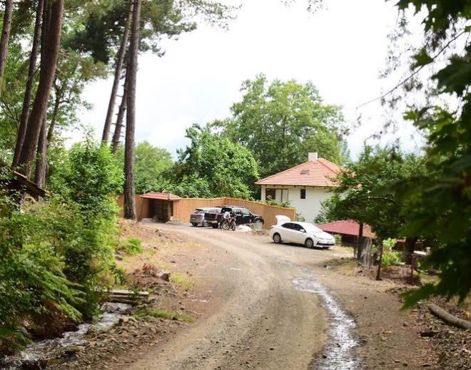 ift, nceki gn, sabahn erken saatlerinde alveri iin dar kt.