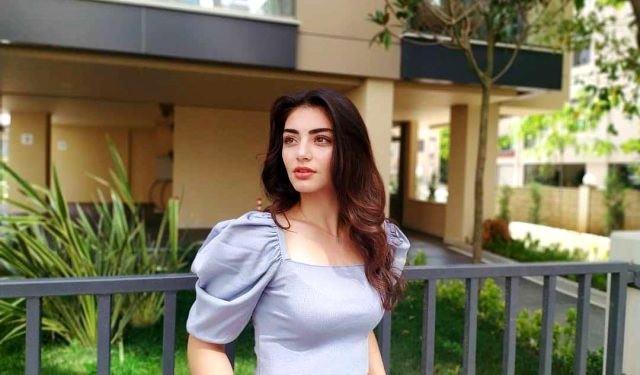 Mula Stk Kocaman niversitesi Sahen Sanatlar Blm 3. snf rencisidir.