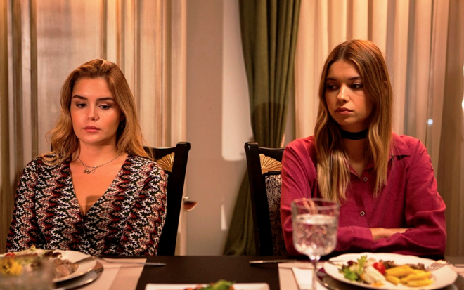 Star TV, 18. blmyle sezon finaline giden ve Eyll aynn balarnda yeni sezon blmlerini yaynlamaya balayan Karde ocuklar iin final karar verdi. Dizi 21. blmyle 8 Ekim tarihinde ekranlara veda edecek.