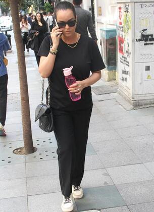 "EV ARADIM"  ok korktuunu syleyen Beng, "Evi aradm, Allah'ma krler olsun kt bir ey yok. Herkese gemi olsun" dedi.