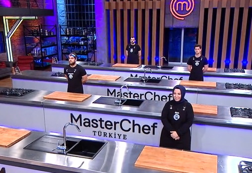 Haftann eleme oyununa kalan Eda, Bahri, Batuhan ve Alican yarmaya veda etmemek iin terkibi-i eidiyye ve safranl pilav en iyi ekilde yapmaya alt.