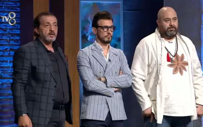TV8'de ekranlara gelen MasterChef'te 1 Ekim akam yaplan eleme oyununda yarmaya veda eden isim belli oldu.