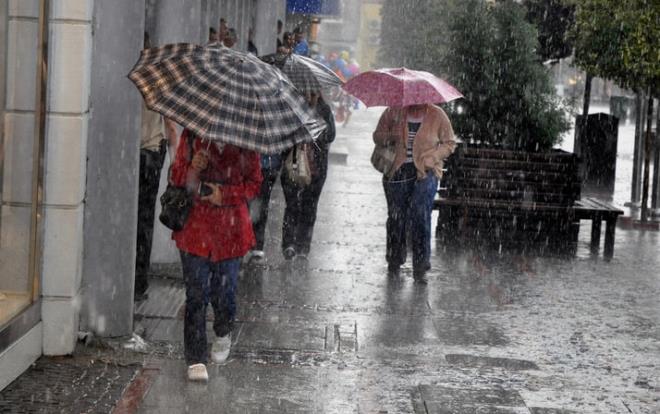 STANBUL Valilii tarafndan, stanbul'un 4 Ekim Cuma akamndan itibaren serin ve yal havann etkisine girecei bildirildi. Meteoroloji Genel Mdrl de bu konuda vatandalar uyarmt.