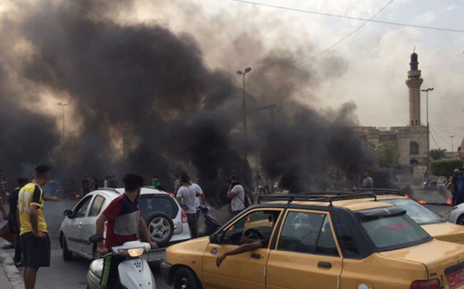 Sosyal medyaya eriimi kesti  <br>  Deden gsteriler nedeniyle Irak'n birok kentinde internet kesintisi yaanyor. Hkmet, Twitter, Facebook, Instagram ve Whatsapp gibi sosyal medya mecralarna eriimi engelledi.