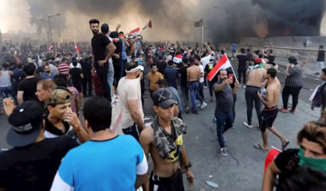 100'den fazla yaral  <br>  "Yolsuzluk, isizlik ve kamu hizmeti yoksunluu" nedeniyle dzenlenen gsterilerde, gvenlik glerinin mdahalesi sonucu 100'den fazla kii de yaraland.