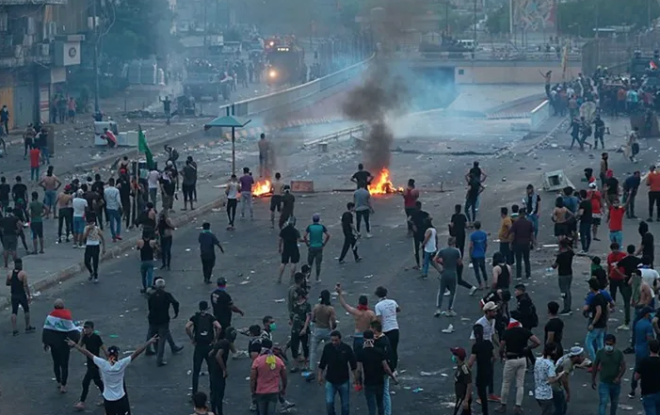 Badat ve zellikle gneydeki kentlerde "yaam koullarnn iyiletirilmesi" talebiyle birka gndr devam gsteriler devam ediyor. Gvenlik gleri de gstericilere zaman zaman gerek mermi ve gz yaartc gazla mdahale ediyor.