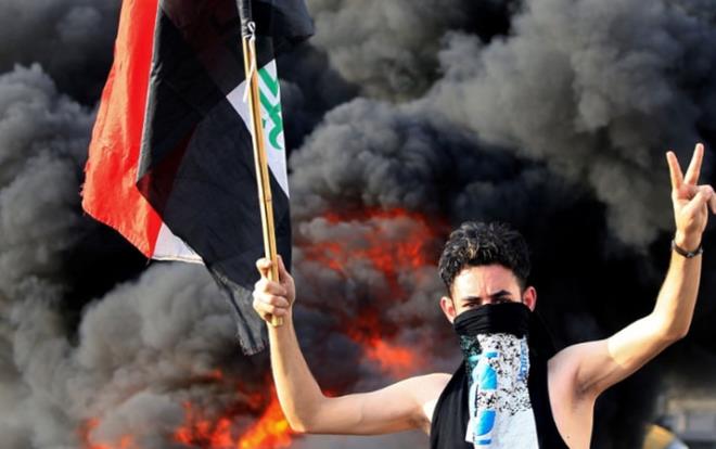 IRAK'ta hkmet kart gsterilerde hayatn kaybedenlerin says 44'e ykseldi. Gvenlik gleri gerek mermi kullanyor. Gsterilerden ok arpc fotoraflar geliyor.