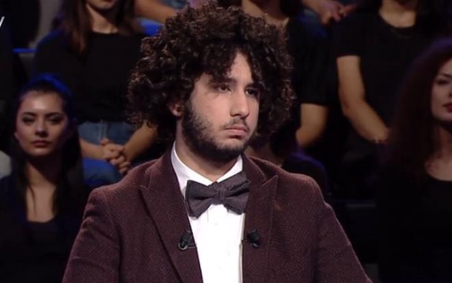 "On ktadan oluan stiklal Mar'nn tamamnda bu kelimelerden hangisi daha az geer?" sorusuna doru yant vererek Kim Milyoner Olmak ster yarmasnda byk dl kazanan Arda Ayten, programdan sonra bir paylam yapt.