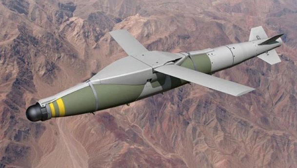 LAZER VE KANATLI GDM KTLER  Tbitak SAGE ve Aselsan'n gelitirdii kit, havadan atlan bombalarn hedefi vurma orannn artrlmas amacyla tasarland. Hedefi 12 kilometre uzaktan vurabiliyor. Kanatl Gdm Kiti, 100 ve zeri kilometreden atldnda bile, 10 metre sapma deeriyle hedefi vurabiliyor.