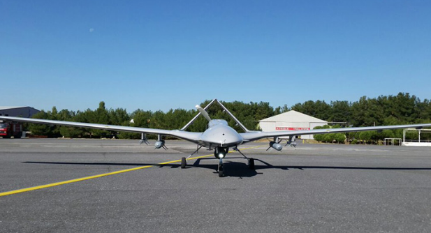 BAYRAKTAR SHA - BAYKAR  - Tamamen milli ve zgn tasarm  - Karada obslerle, havada F-16'larla bilgi paylayor  - 27 bin feet'e kabiliyor. 24 saat uabilme zellii ile rakipleri arasnda ilk sray alyor