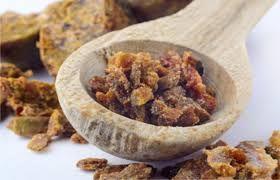 Hemen hemen btn hastalklarn kk nedeninin "baklk" olduuna iaret eden Samanc, "Ar st ve propolis bakl dzelttii iin otomatikman birok eye iyi geliyor. la gibi dorudan oray hedeflemiyor ama metabolizmadaki sorunu gideriyor." dedi.