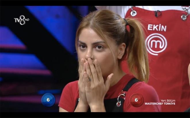MasterChef'te kim elendi?<br>  Final oyununda dana incii en iyi yapan isim Murat olunca potadan ilk kan da o oldu. Bu sonula Murat, Yasin ile girdii dellonun da galibi oldu. Yemei en iyi yapan ikinci kii ise Yasin'di. Elemede son ikiye ise Faruk Batuhan ile Aelya kald. Masterchef Trkiye'de bu hafta elenen isim Aelya oldu. Yarmaclarn korumas sayesinde yarmada bu kadar sre kalan Aelya, girdii ilk potadan kmay baaramad ve Master efe veda etti.