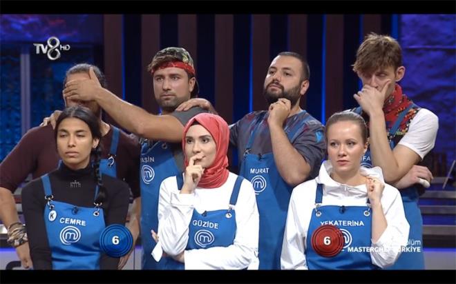 Masterchef takmlarnn ikinci yarnda kaybeden takm ise bu kez maviler oldu. 1 puanla yar kaybeden mavi takm dokunulmazlk oyununa kt.