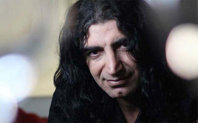 arkc Murat Kekilli de smrldkten sonra sanatn sa ve solu olmad yorumunda bulunarak, "ABD hangi yerlinin hayatna sayg duymu ki? ldrmeye kendi yerlilerinden (kzlderililer) balamad m? Seni veya beni umursayacan sanma. Bu blgede kim lrse lsn, sol, sa, siyah, beyaz onlarn umurunda deildir" deerlendirmesini yapt.