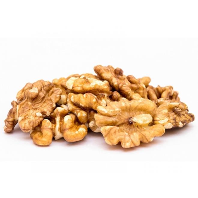 Diyete dahil edilen ceviz, Alzheimerli farelerde hafzaya yardmc oluyor  Aratrmada; kltrlenmi hcreler zerinde, ceviz takviyesi ile yaplan baarl laboratuvar deneylerini takiben aratrmaclar, teorilerini canl hayvanlar, zellikle Alzheimer hastalnn transjenik fare modeli (AD-tg) zerinde denediler. AD-tg farelerin normal diyetlerine yzde 6 veya yzde 9 orannda ceviz eklendi. Bunlar srasyla 1 ve 1.5 onstu ve insanlar iin tavsiye edilen gnlk ceviz alm miktar kadard. Deney ve kontrol grubu farelerin diyetleri toplam kalori ile birlikte protein, karbonhidrat ve ya ierii asndan karlatrlabilir durumdayd. Ceviz takviyesi, Alzheimerl farelerin labirenti kefederken daha iyi renme ve motor beceriler gstermelerine imkan verdi. Gerekten de bu hayvanlar daha az stres ve ankisyete gsterdi ve daha az hata yapt ve ceviz takviyesi olmayan diyete tabi olanlara kyasla daha abuk kaabildi.