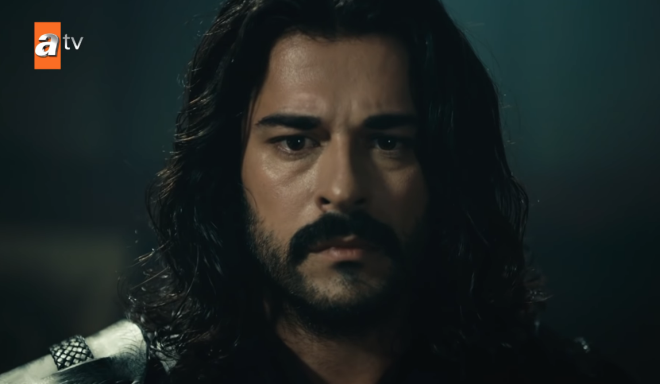 maj dikkat ekti: Fragmanda sadece Burak zivit grnrken, nl oyuncunun uzatt salaryla birlikte belirginleen yeni imaj en dikkat eken grnt olarak sosyal medyada dolat.