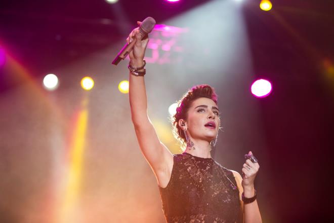 nl arkc Sla Genolu, Bar Pnar Harekat dolaysyla Cuma ve Cumartesi olan konserlerini iptal ettiini sosyal medya hesabndan duyurdu.