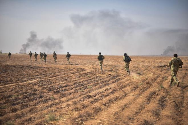 Ceylanpnar?n karsnda bulunan Resulayn?a sabah saatlerinde yine obslerle at yapld. Vurulan hedeflerden youn dumanlar ykseldi.