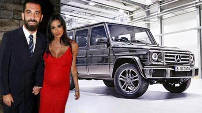 Tecrbeli futbolcu einin hamile olduu dnemde ailesinin gvenlii iin 2 Milyon TL deyerek Mercedes'in zrhl modeli G500' satn almt.