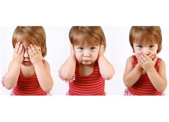 ocuk, 6 yan doldurmasna ramen hala yalan sylemeye devam ediyorsa, bu durumda alkanlktan sz edilebileceini ifade eden Uzman Klinik Psikolog Mjde Yahi, ?rnein; 8 yandaki bir ocuun devi olduu halde devini yapmamak iin ebeveynine srekli devini yaptn sylemesi, derslerden kamak iin retmenine her defasnda kitaplarn evde unuttuunu sylemesi ya da arkadalarndan kopya ekerek baar elde etmeye almas, yalann alkanlk haline geldiini bize gsterir.    Yalan alkanlk haline getirmi ocuklarn 2 zellii vardr. Biri; kendilerini kontrol edememeleri dieri ise ar bencillikleridir. Bu 2 kiilik zelliine neden olan ey ailenin ve evrenin ocuk ile olan olumsuz ilikileridir, yani aile ocuk ile yeteri kadar salkl sosyal ilikiler kuramamsa ve ocuun ihtiyac olan eitimsel koullar salamamsa ocuk kendini kontrol edemez ve ar bencil davranlarda bulunarak yalan sylemeye devam eder? diye konutu.