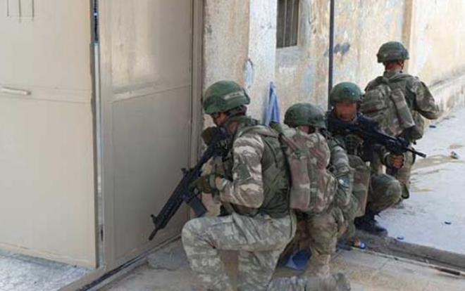 G�venlik kaynaklar�ndan al�nan bilgiye g�re, YPG?li ter�ristlerin i�erideki DEA�?l�lar� serbest b�rakt��� hapishanenin g�r�nt�leri ortaya ��kt�.