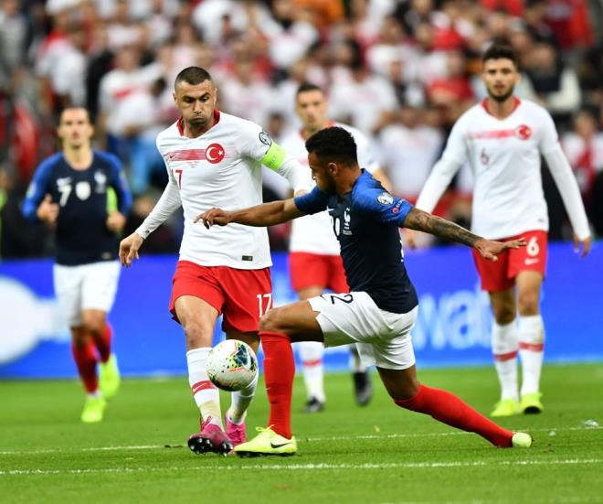 Ay-y�ld�zl�lar bu gole 81. dakikada Kaan Ayhan'la yan�t verdi.