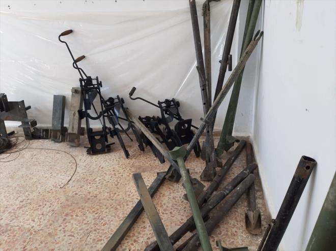 DEA� tehdidini f�rsata �evirmek isteyen YPG/PKK'n�n hedef se�ti�i Tel Abyad, ABD'nin verdi�i yo�un destekle bir y�l sonra bu ter�r �rg�t�n�n i�galine girmi�ti. Ter�ristler, il�edeki Arap ve bat� k�sm�nda ya�ayan T�rkmenleri, "b�lgeyi terk etmeleri, aksi takdirde koalisyon u�aklar�n�n hava sald�r�s� d�zenleyece�i" tehdidiyle tehcir etmi�ti.