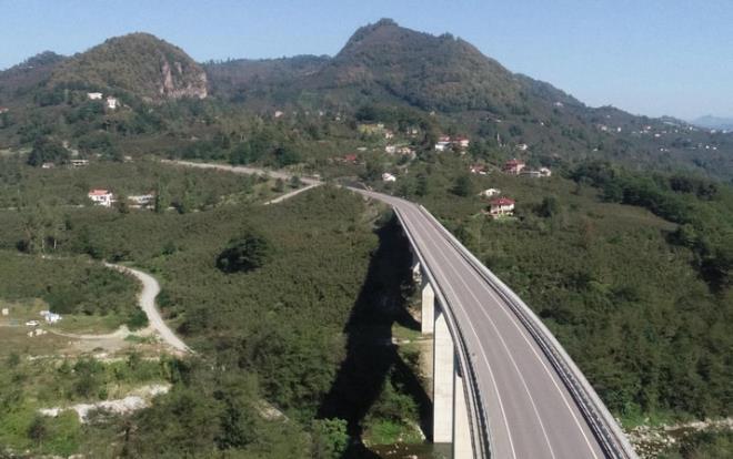 OSMANLI Padiah Sultan Abdlaziz dneminde gndeme gelen, 2'nci Abdlhamid dneminde de projesi Fransz mhendislere izdirilen '144 yllk rya' Karadeniz- Akdeniz Otoyolu, Karadeniz?den Akdeniz?e ulam 6 saate indirecek. 2020'de tamamlanmas hedeflenen 818 kilometrelik yoldan 50 il faydalanacak.