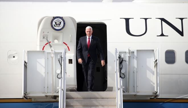 Erdoan'dan YPG'ye silah brakma art: Erdoan, dn Adalet ve Kalknma Partisi'nin grup toplantsnda operasyonun, sz konusu blgede bulunan gruplarn silahlarn brakp Trkiye'nin belirledii gvenli blgeden kmas halinde sona ereceini syledi.