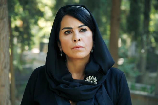 Mehmet Ali Nurolu, Almila Ada, Menderes Samanclar, Nursel Kse gibi isimlerin rol ald Star TV'nin yeni dizisi Gvercin'in ilk set fotoraflar yaynland. Zlf ve Kenan?n masals akn konu edinen Gvercin, yaknda Star'da balayacak.  <br>  Geen hafta sete kan Star TV'nin yeni dizisi Gvercin'in setinden ilk kareler gelmeye balad.