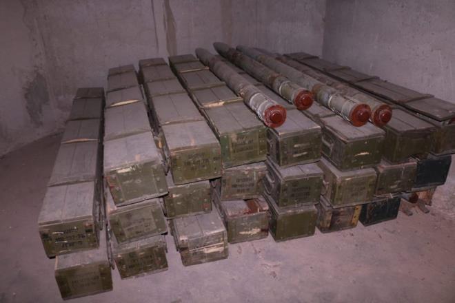 te yandan, Resulayn'n gneyinde, M 4 otoyolu zerinde rgtn cephanelik olarak kulland byk bir silah deposu da bulundu.   Depoda 100'den fazla uzun menzilli roket, antitank fzeleri, havan mermileri, Doka mermileri, sandklar ierisinde binlerce uak savar mermisi ve 300 adet mayn tarama cihaz da ele geirildi.