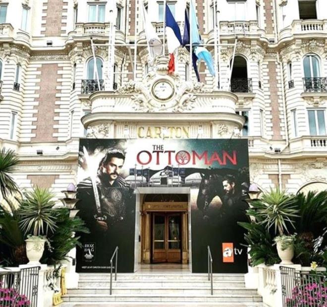 Dirili Erturul'un yapmcs Mehmet Bozda'a ait olan dizi, Twitter, Facebook, Instagram ve Youtube'da be gnde 20 milyonun zerinde izlendi.    Twitter, Facebook, Instagram ve Youtube?da be gnde 20 milyonun zerinde izlenen teaser, bata ngilizce, spanyolca, Arapa, Rusa ve Urduca olmak zere birok dile evrilerek sanal lemde ksa srede yayld. Osman Bey rolndeki Burak zivitin byk beeni toplad, Metin Gnayn ynettii ilk tantm yalnzca be gnde rekor izlenmeye ulat.