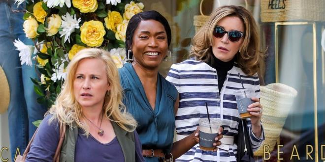 9. Otherhood (29 milyon izlenme)  <br>Getiimiz temmuz aynda yaynlanan bu film, henz ok yeni olmasna ramen byk bir ses getirdi. Otherhood, bir komedi filmi. Filmde 3 yakn arkadan oullarna srpriz yapmak iin New York'a gelileri ve burada balarna gelen olaylar anlatlyor. Filmin izlenme saysn her geen gn biraz daha arttryor.