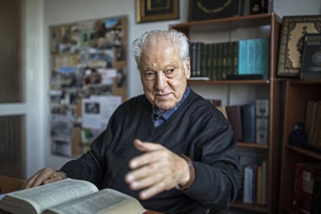 28 ubat 1997 tarihinde Edebiyat Dergisi Yaynlar'ndan yeniden kitap yaymlamaya balad. Daha nce yaymlanan 5 kitabn yeniden allm basm ve 12 yeni kitabn ilk basmlar yapld.