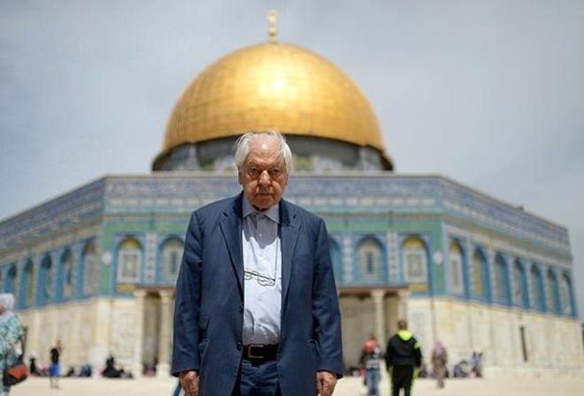 NUR PAKDL KMDR? 1934'te Kahramanmara'ta balayan hayat boyunca onlarca deneme ve iir kaleme ald. Kltr ve Turizm Bakanl Kltr ve Sanat Byk dl'ne layk grld. En ok 'Ebubekir Sonumut' mstear ismini kulland.