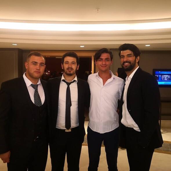 Yakkl oyuncu, kardei Eren Akyrek'in memleketleri Erzincan'da dzenlenen dnndeki her detayla yakndan ilgilendi.