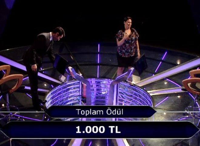 zkan, sorunun kilit ksm iin, ''Aslnda son zamanlara bir ziyaret etmek istiyordum Topkap Saray'n, keke gitseydim.'' diyerek zntsn dile getirdi ve koltuktan kalkt.