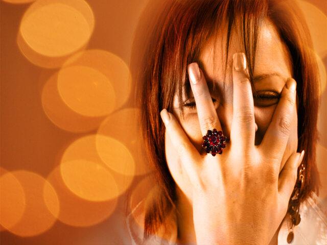 Kendinizin gl ve zayf ynlerinizi tanyn. Sadece gsz olmadnz kabul edin. Hayatnzdaki baarl alanlara odaklann.    nsanlarn zihnini okumaktan vazgein. Okumaya altnz zihin karnzdaki kiinin deil, sizin kendinizle ilgili dncelerinizi oluturmaktadr.    Bu durum, gnlk hayatnzn ileyiinizi ve sosyal ilikilerinizi, i, eitim hayatnz olumsuz anlamda etkiliyorsa psikolojik destek almaktan ekinmeyin.?