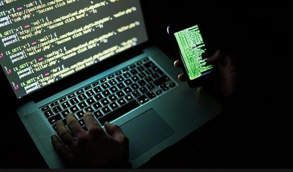 Sz konusu e-posta mesajlar ve WhatsApp'tan gelen mesajlarda MS Office 97-2003 dosyalarn ekinde barndryor ve kullanclar makrolar aktif hale getirmeye zorluyor. Hemen arkasndan bulama gerekleiyor.