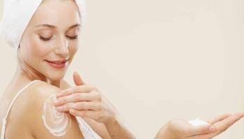 Nemlendirme<br>  ?Nemlendiren ve bakm salayan vcut losyonlar ile dutan sonra cildinizi nemlendirmeyi ihmal etmeyin? diyen Jahoui, ? zellikle mevsim deiimlerinde kuruyan ciltler iin nem dengesini arttrabileceiniz doal ierikli vcut losyonlar veya sevdiiniz vcut yalar ile cildinizi hem nemlendirmeye hem de beslemeye zen gsterin? ifadelerinde bulundu.