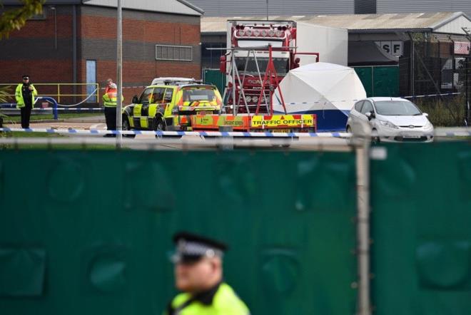 Aklamada, kamyonun Bulgaristan'dan geldii ve Britanya Adas'na Galler'deki Holyhead Liman'ndan cumartesi gn giri yapt belirtildi.