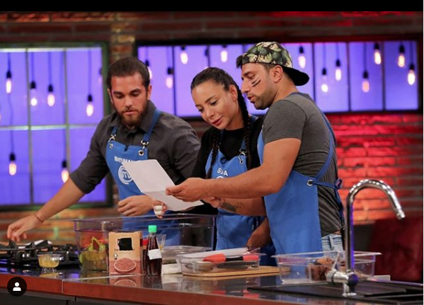 Yeni at restorannda Trk ve Anadolu mutfa konsepti ile hizmet veren Suna Aydn, ayn zamanda ailesine ait iletmelerinde men danmanl da yapyor.