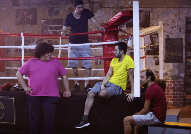 ampiyon dizisinin yayn gnn Pazar'a eken TRT, son haftalarda reyting sralamasnda istediini elde edemeyen Elimi Brakma dizisinin de yayn gnn deitirdi. Sevilen dizi, bundan byle Sal gn yaynlanacak.