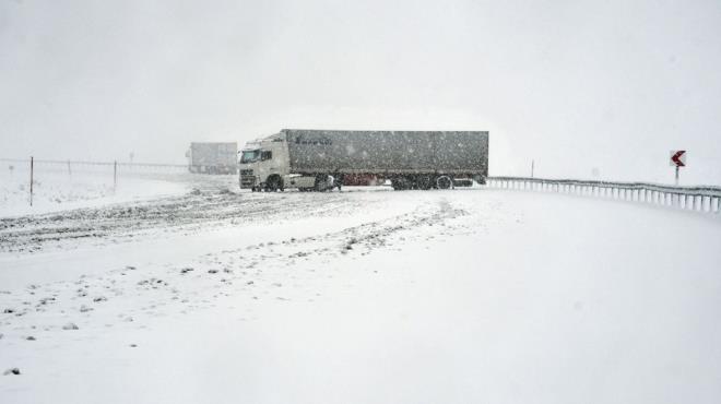 Erzurum ve Ordu'da sabah itibari ile balayan kar ya Kars, Bitlis'i de etkisi altna ald. te Trkiye'den kar manzalar...