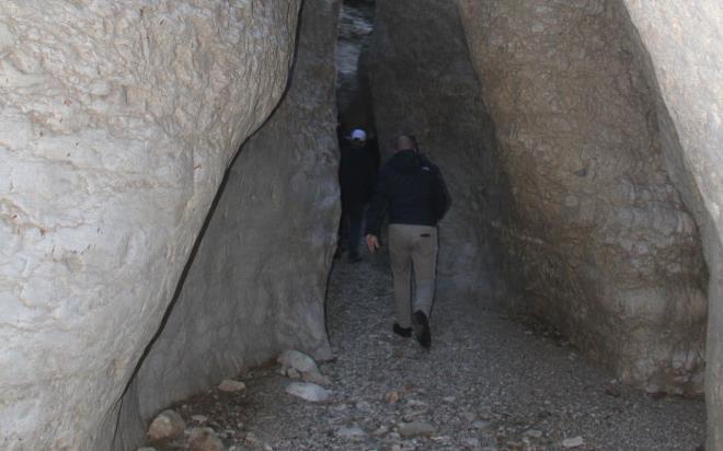 Onun yannda bu doal varlklarn olmas ve su varlnn ok yksek olmas nemli. Trkiye?nin en ok su bulunan blgelerinden birisi. Bu tr kanyonlarn kefedilip turizme sunulmas sadece bu blge iin deil, Trkiye iin de mthi bir kazanmdr" diye konutu.