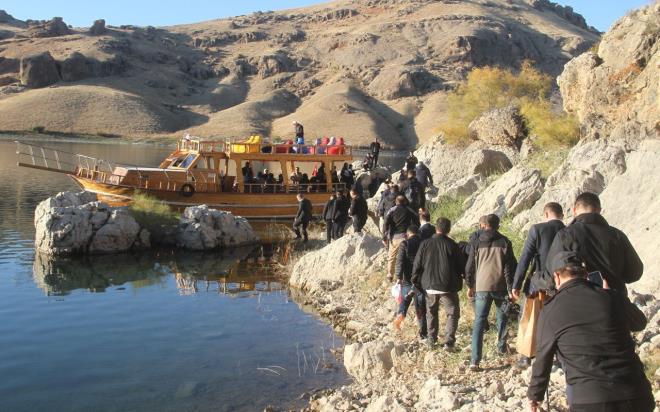 Saklkap ve Kara Leylek Kanyonu'nun muhteem bir yer olduunu dile getiren Milletvekili Metin Bulut ise, "Hepimizin etkilendii ok gzel yerler. Son dnemde doa sporlar ve bu tr turizm dnyada ykselen trend. Artk gn getike insanlar biraz daha doaya, doal yaama ve turizme yneliyor.