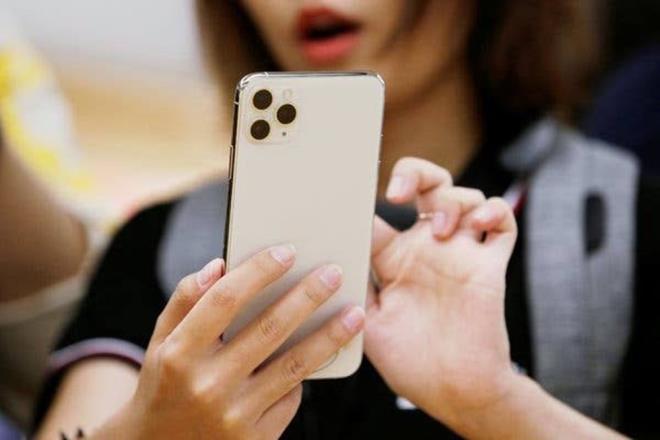 ABD merkezli teknoloji devi Apple, iPhone modelleri iin iOS 13.2'yi getiimiz hafta kullanma sundu. Dnya genelinde pek ok kullanc yeni gncellemenin bir sorunla geldiini iddia ediyor. <br>Eyll ay itibari ile iOS 13.1, iOS 13.1.1, iOS 13.1.2 ve iOS 13.1.3 gncellemelerini yaynlayan Apple hala iPhone'lardaki tm sorunlar zebilmi deil.   <br>  Apple'n iPhone modelleri iin gelitirdii yeni iletim sistemi iOS 13 hatalar ile anlmaya devam ediyor. Getiimiz hafta iOS 13.2'yi kullanma sunan firma yine pek ok ikayet ald.