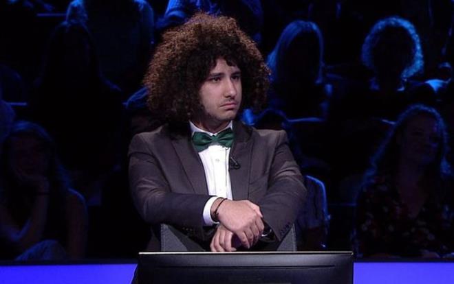 Kim Milyoner Olmak ster yarmasnda 1 milyonluk soruya doru cevab veren Arda Ayten, kendisini eletirene verdii cevapla olay oldu.