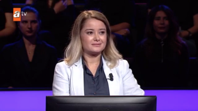 Bir akvaryumun iine srngen yemi atan biri muhtemelen hangi hayvan besliyordur?<br>    a) Dev panda    b) Afrika fili    c) Su kaplumbaas    d) Afrika bizonu  <br>  Doru cevabn Su kaplumbaas olduu sorunun dier klarna da oylama yaplmas aknlk yaratt.