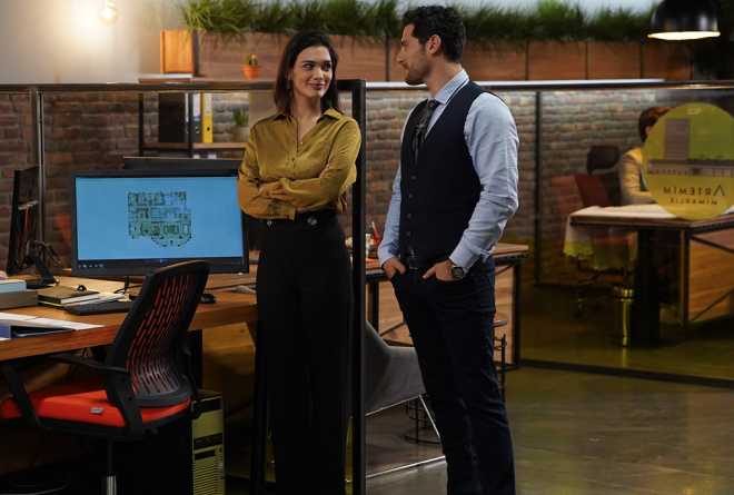 9 Kasm Cumartesi akam 21. blm yaynlanacak olan Her Yerde Sen dizisi, 23. blmde, yani iki hafta sonra ekranlara veda edecek. Birsen Altunta'n haberine gre ise dizinin yapmcsnn tm ekibe mesaj atarak alnan karar bildirdii renildi.